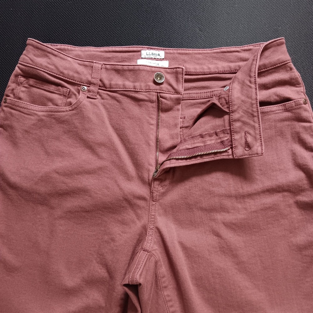 LL Bean EUC Straight Leg Jeans Women's Stretch Size 12 Reg Wine Classic Fit